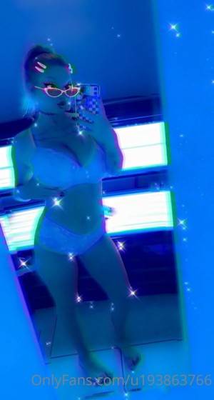 nicolethedirttracktrophygirl Photo #92