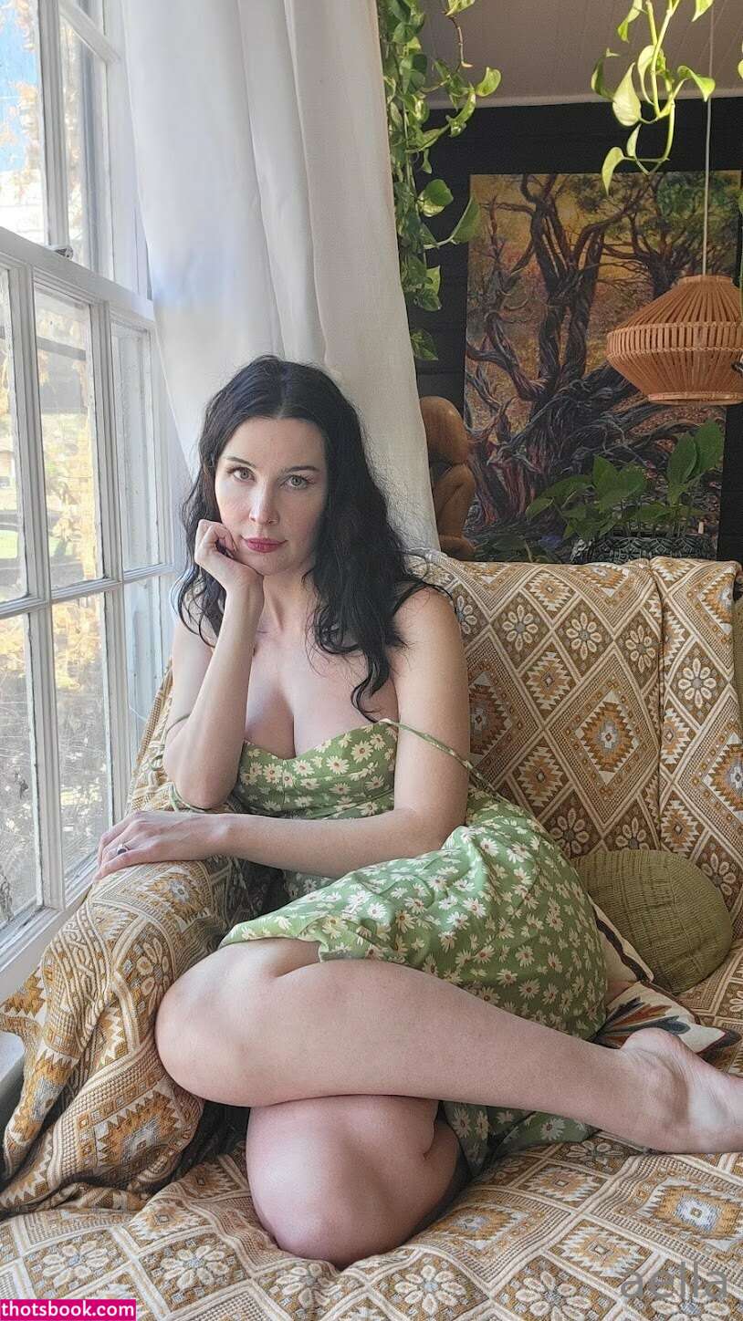 Aella Girl Photo #185