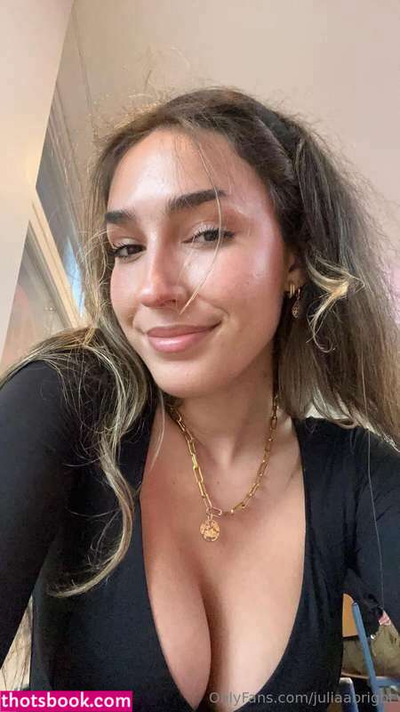 Julia Bright Photo #323