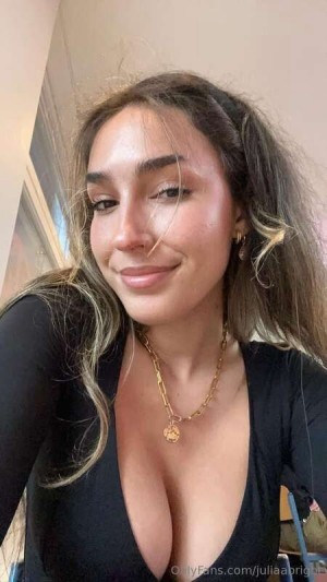 Julia Bright Photo #323