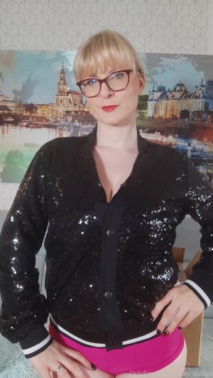 Casey Deluxe Photo #84