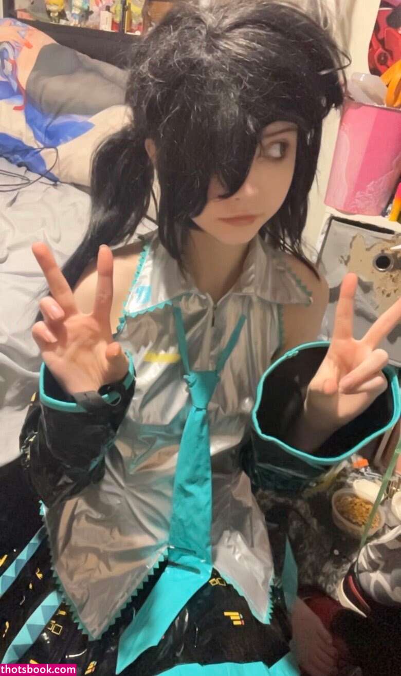 sniffmittens Photo #34