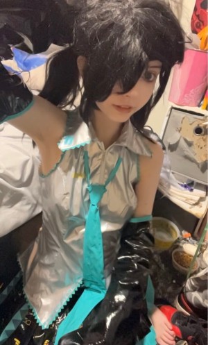 sniffmittens Photo #29