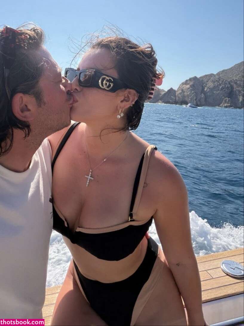 Bella Thorne Photo #364