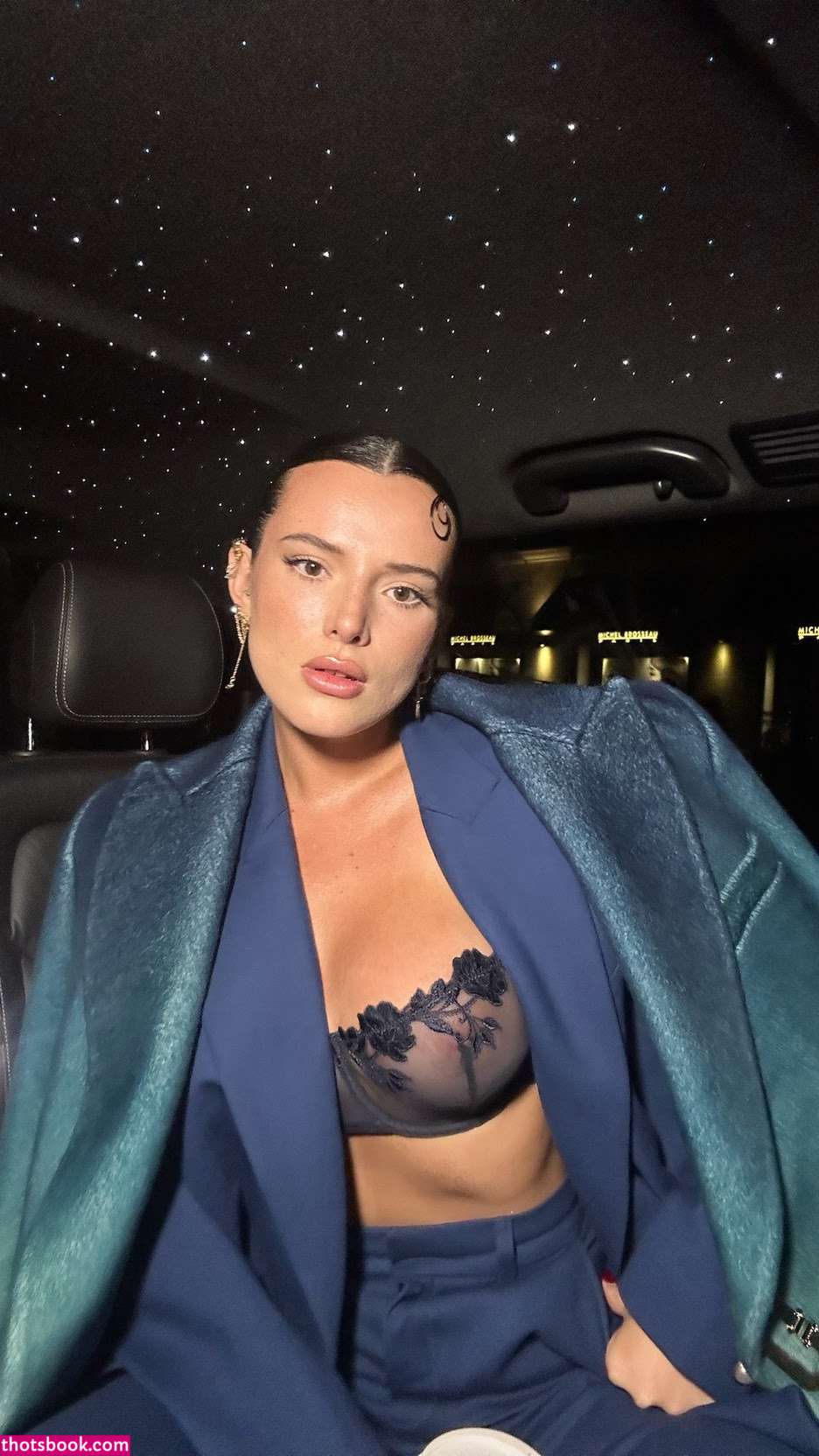 Bella Thorne Photo #389