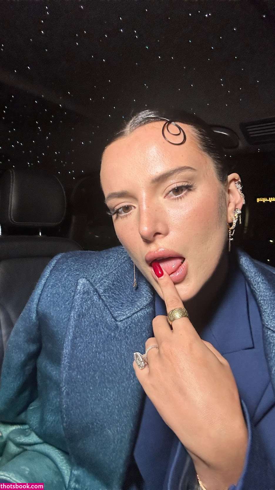 Bella Thorne Photo #390