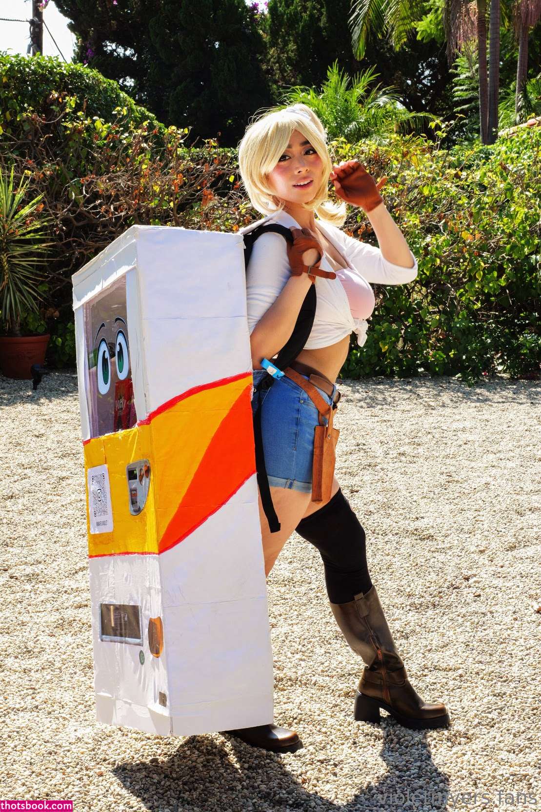 Violet Myers Photo #715