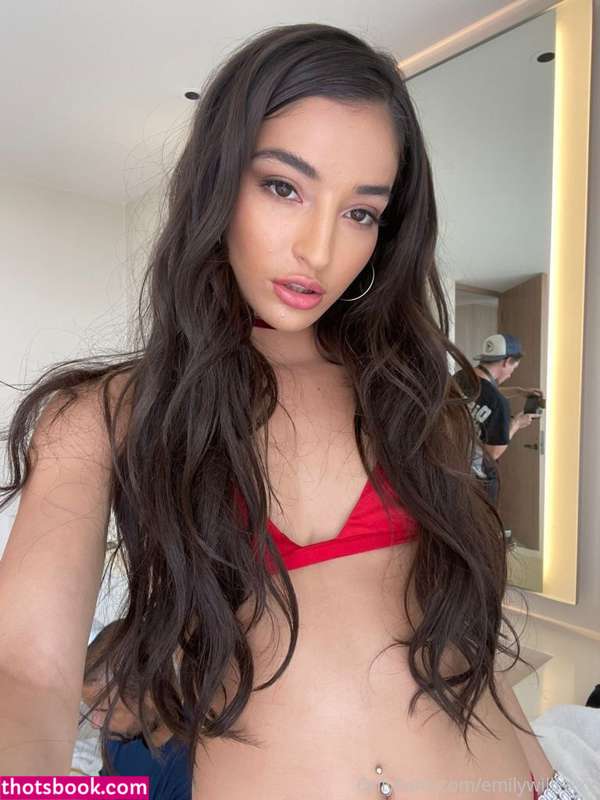 Emily Willis Photo #149