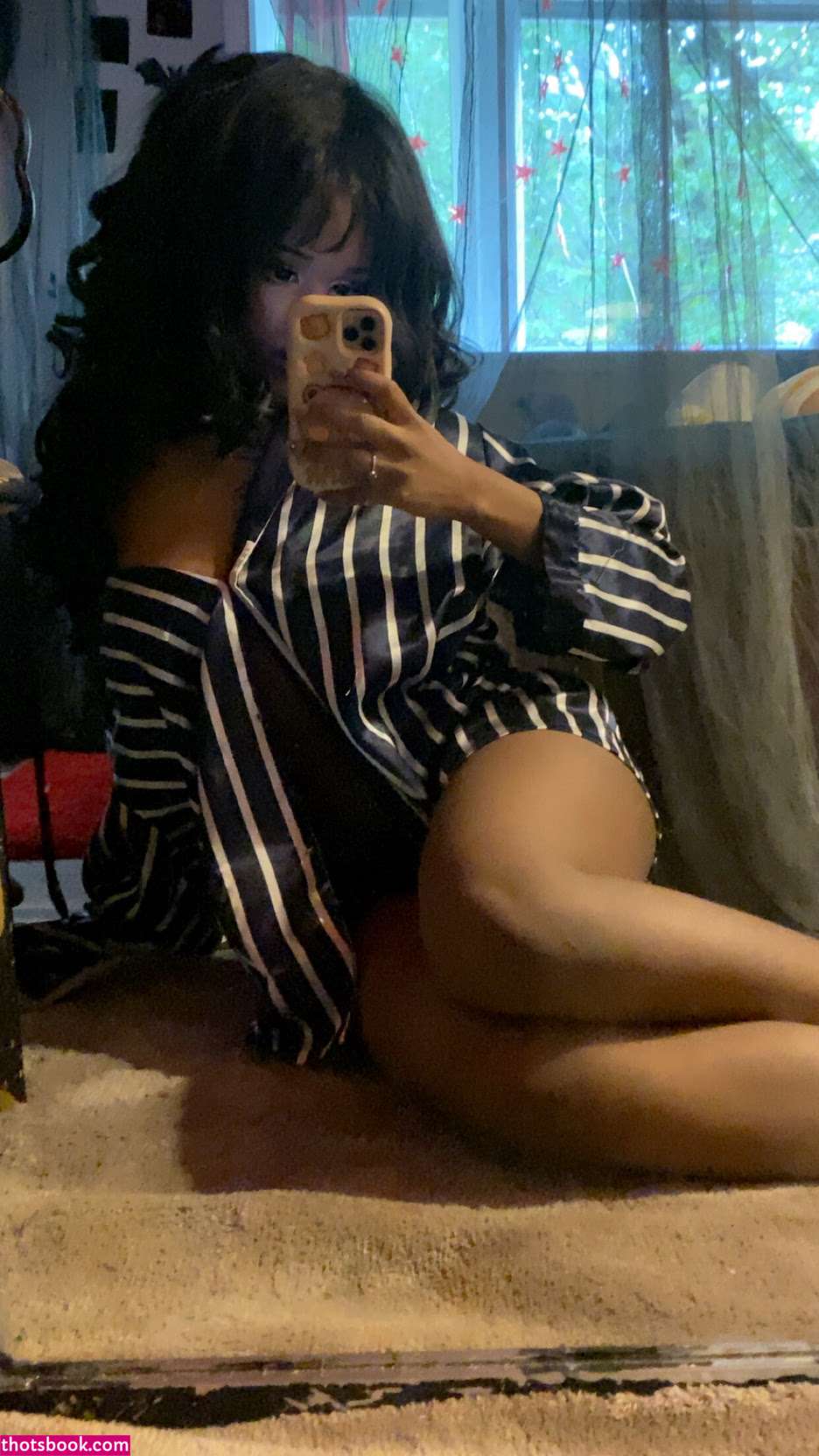 Thelovewitch942 Photo #4