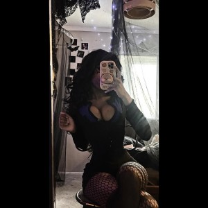 Thelovewitch942 Photo #13