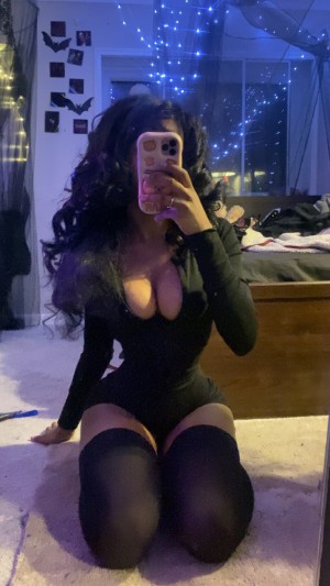 Thelovewitch942 Photo #41