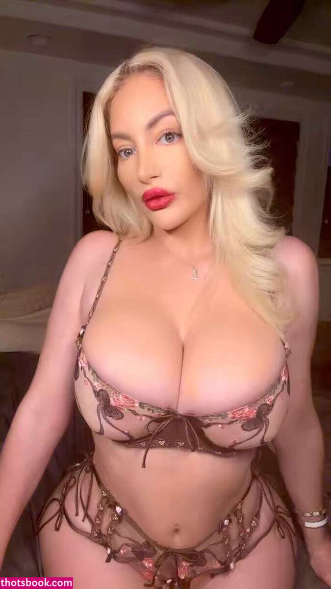 Nicolette Shea Photo #239