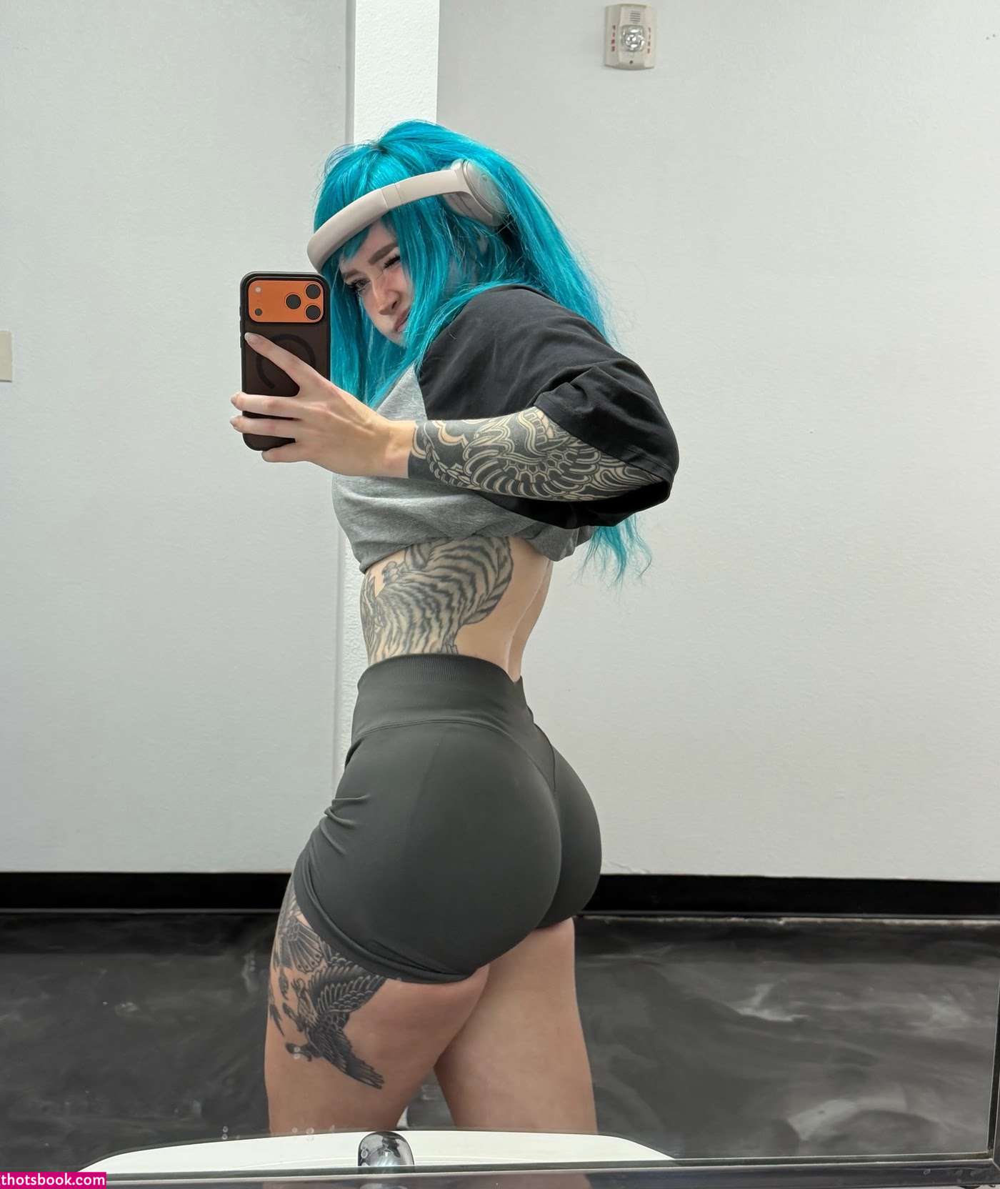 Strongwaifu Photo #241