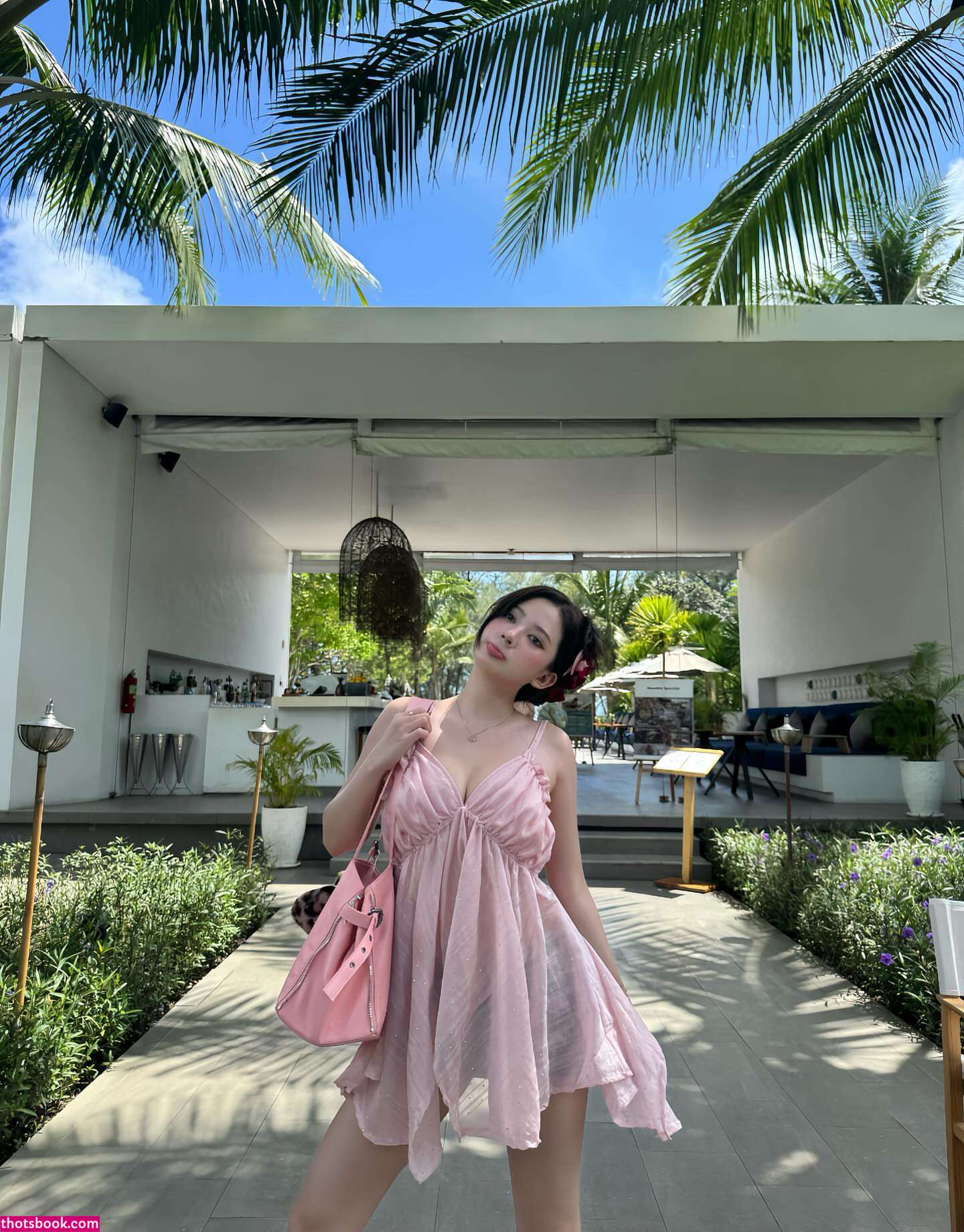 Laura Ziphora Photo #25