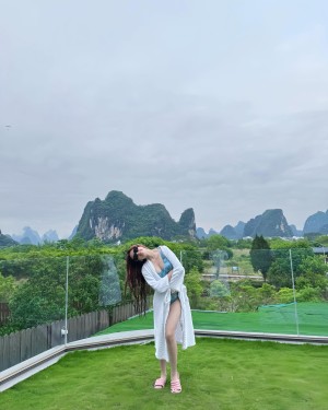 Laura Ziphora Photo #30