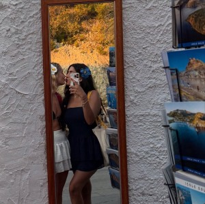 Nina Samuels Photo #9