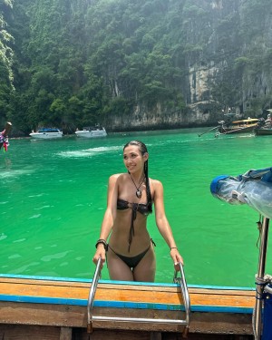 Cait Knight Photo #47