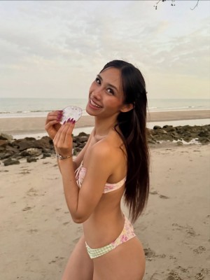 Cait Knight Photo #58