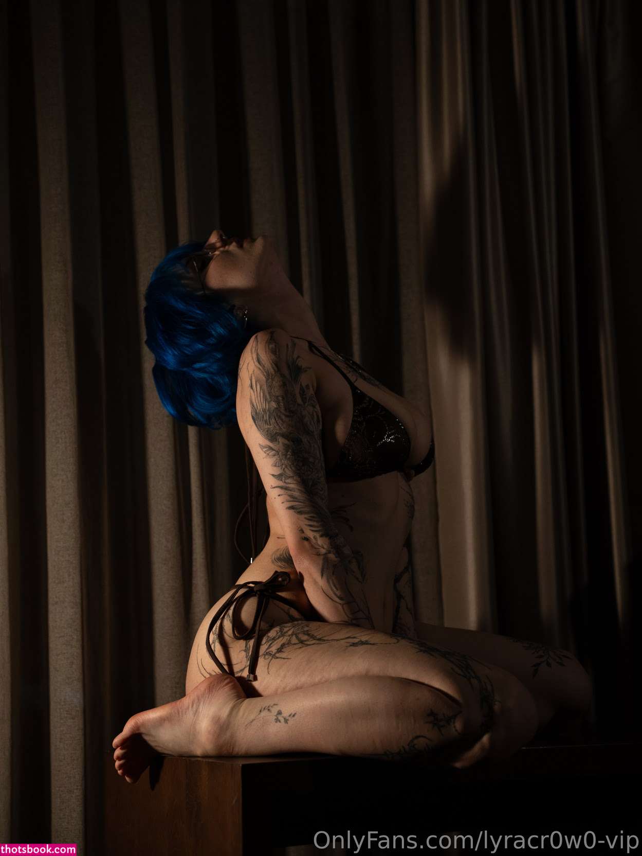 Lyra Crow Photo #1045