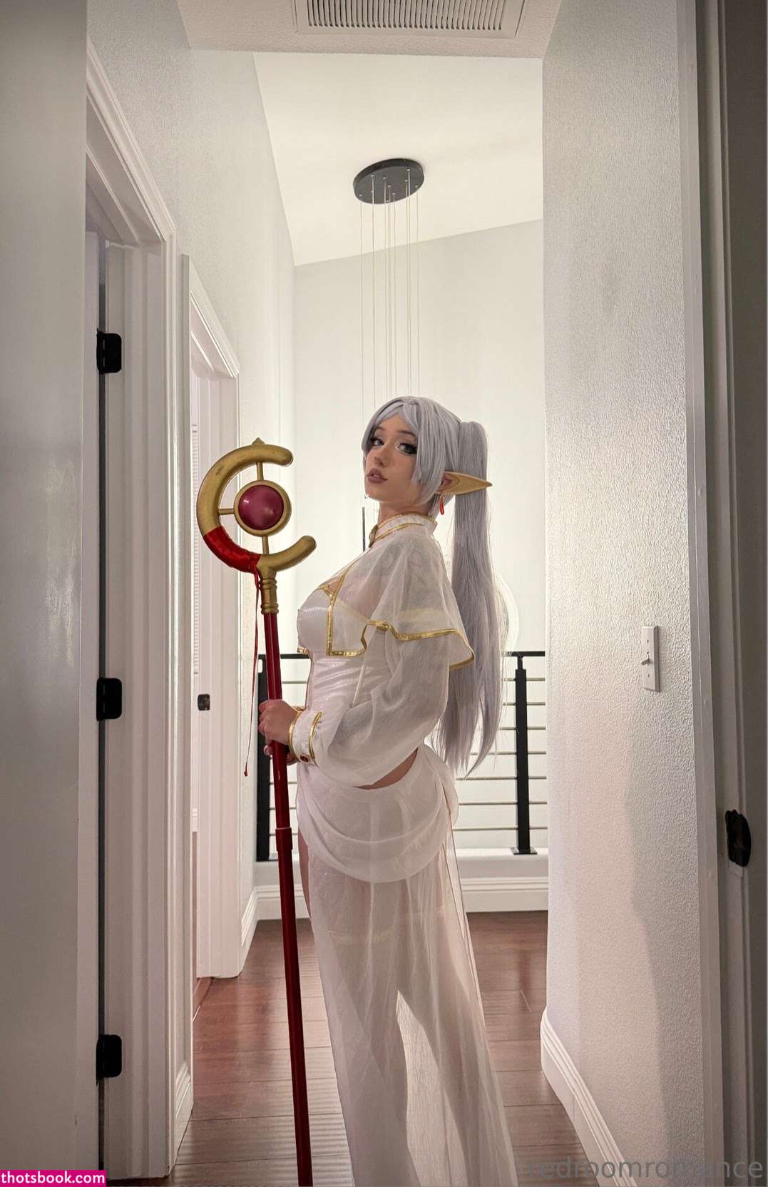 Redroomromance Photo #45