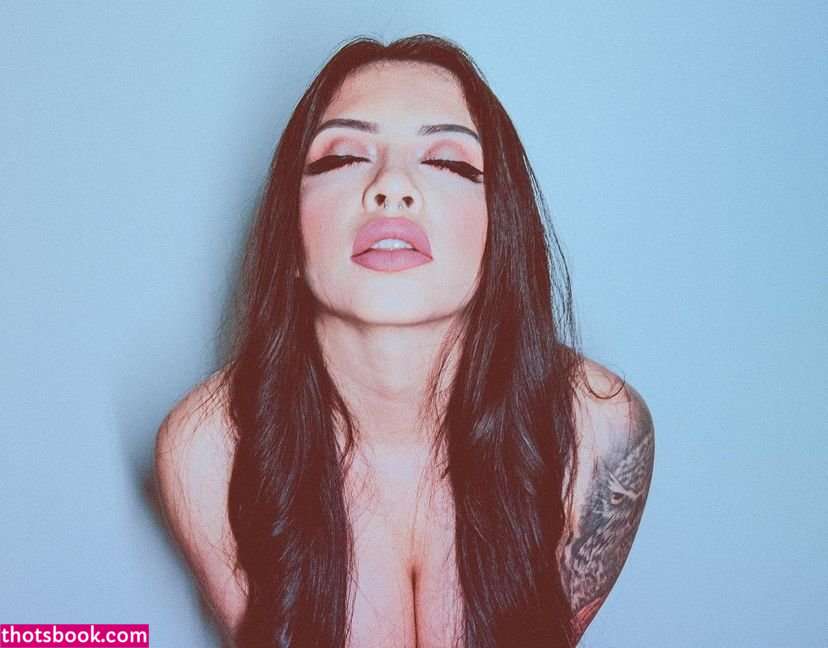 Izzyboo888 Photo #10