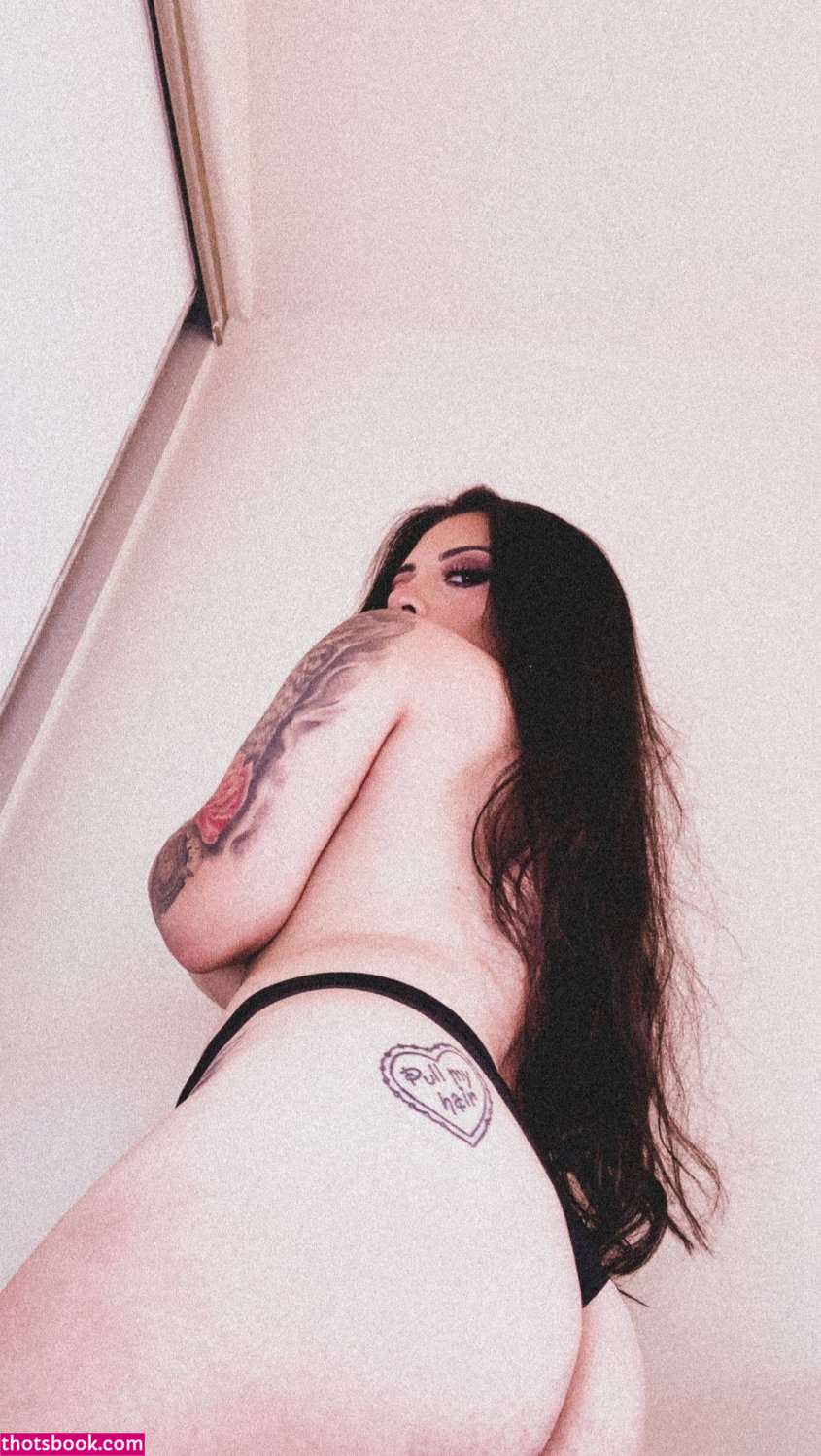 Izzyboo888 Photo #15