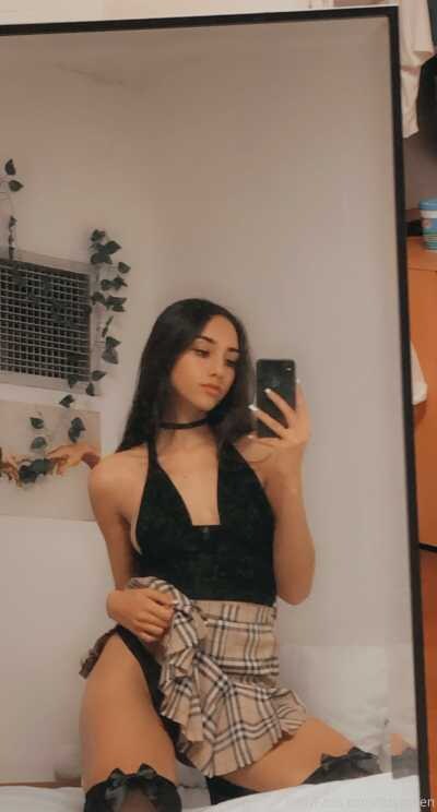 Izzy Green Photo #34