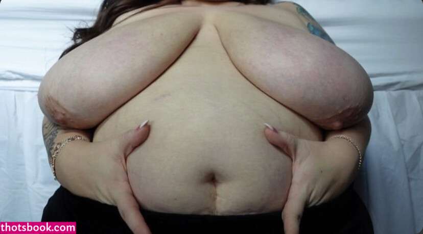 Taylor Housewifeswag Photo #49