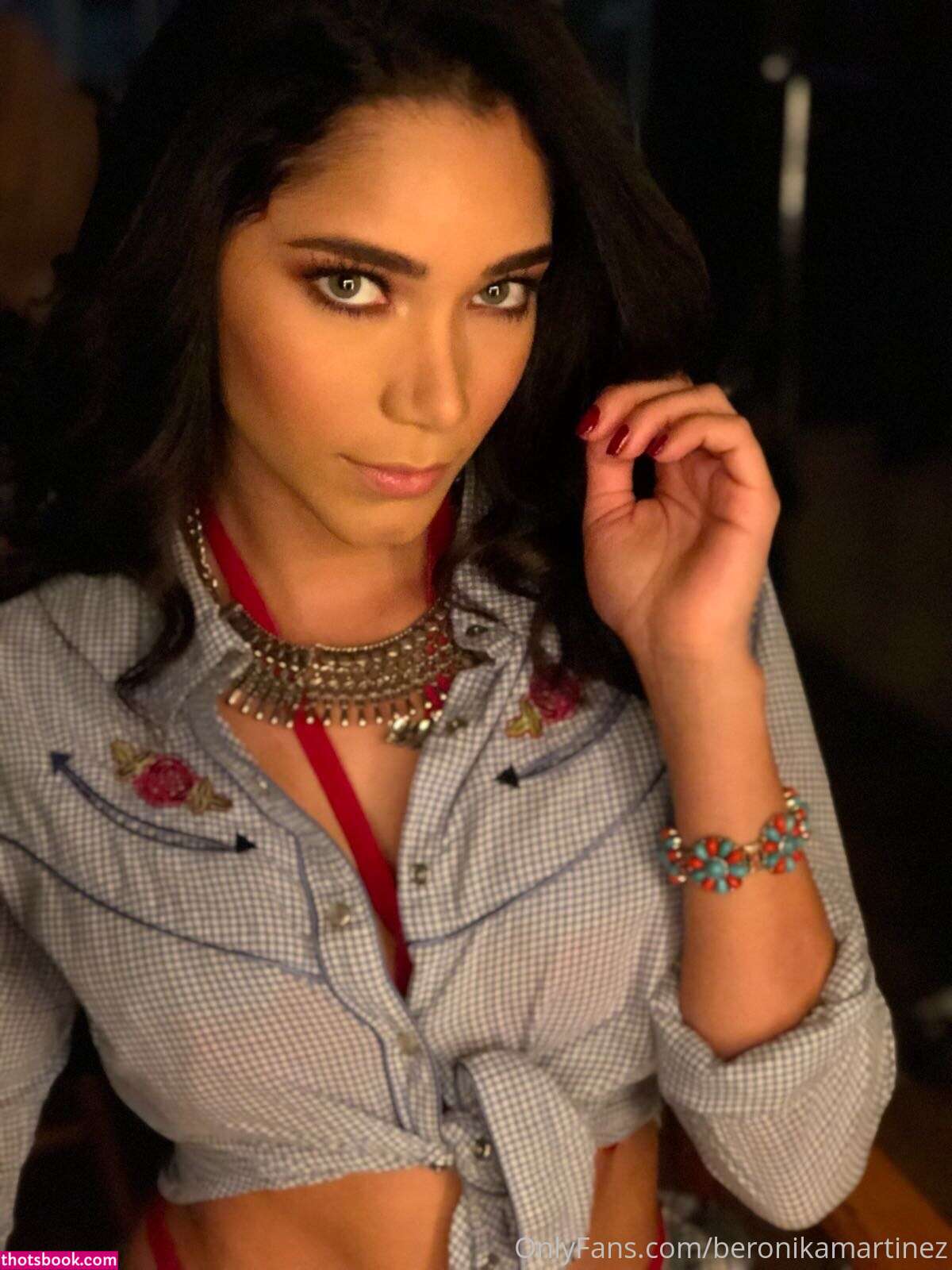 Beronika Martinez Photo #16