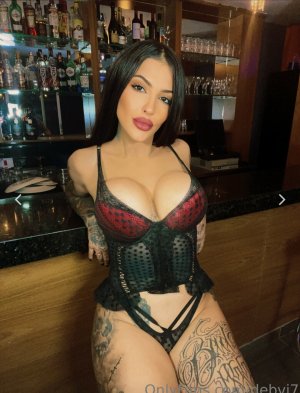 Debbyhendges Photo #34