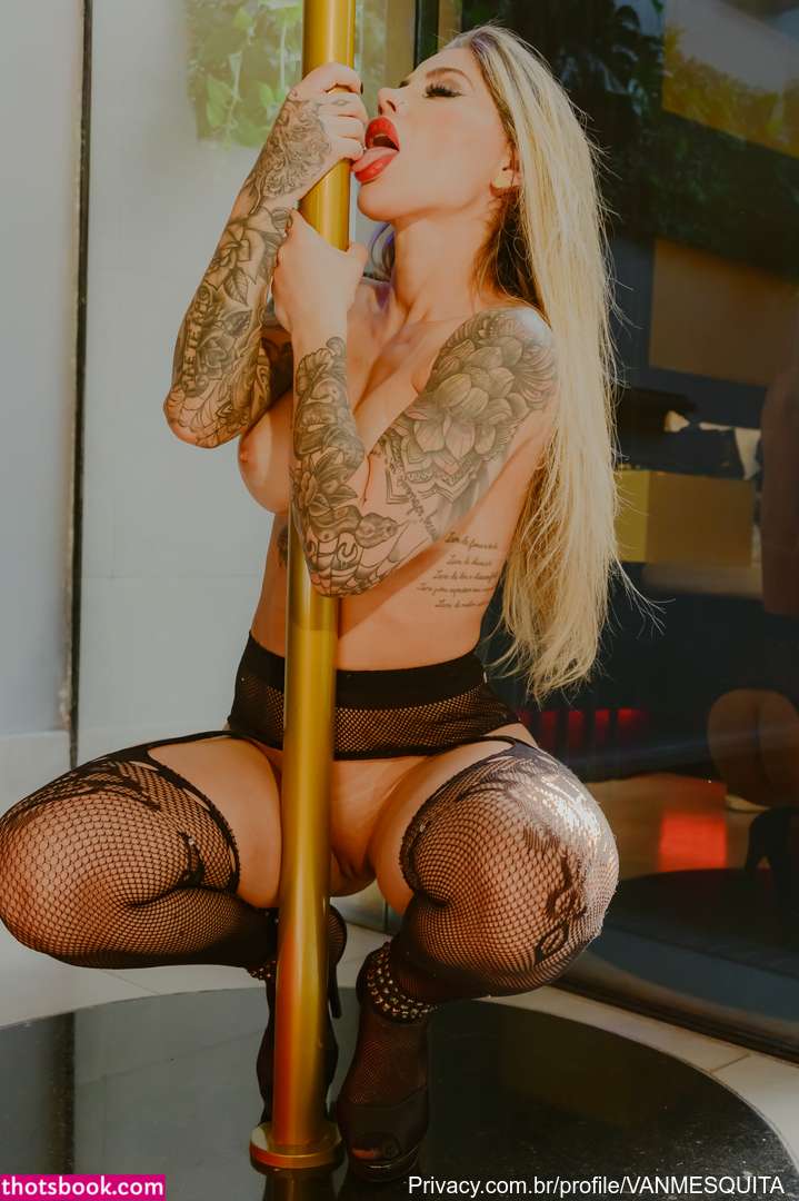 Vanessa Mesquita Photo #86