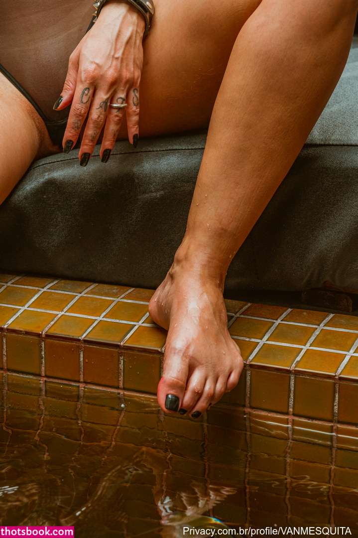 Vanessa Mesquita Photo #105