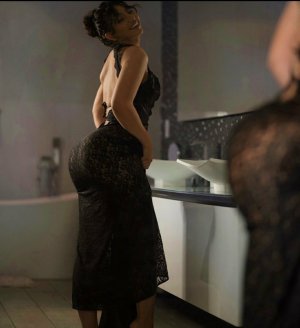 Deyana Mounira Photo #2