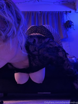 bugsandhugs666 Photo #39