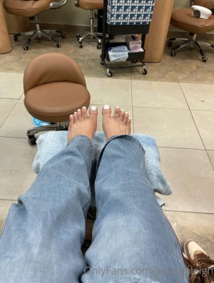 Julia Raleigh Photo #18