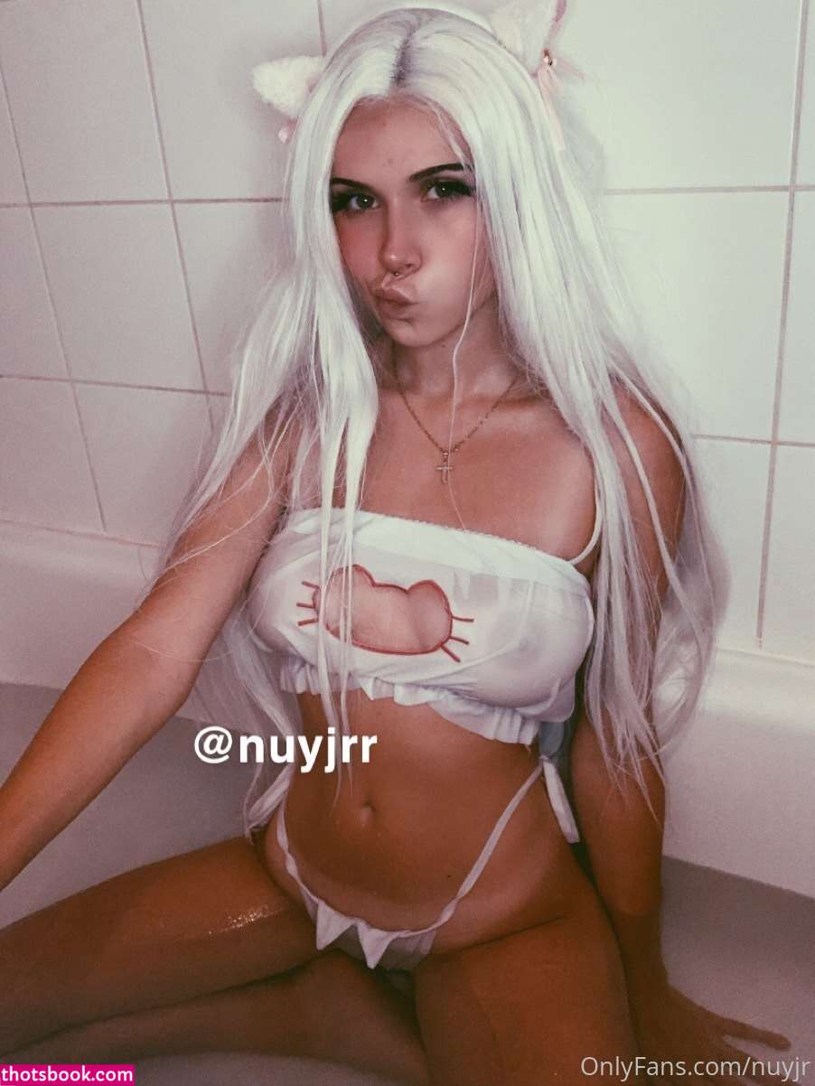 Nuyjr Photo #301