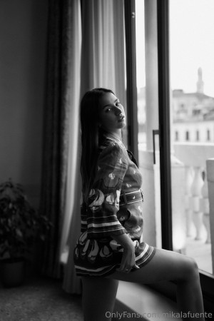 Mikaela Lafuente Photo #677