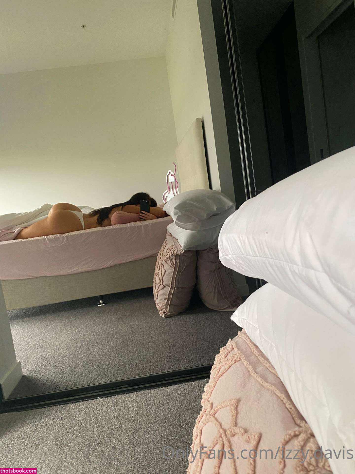 Izzy Davis Photo #75