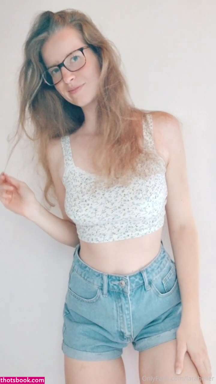 Laraheller Photo #69