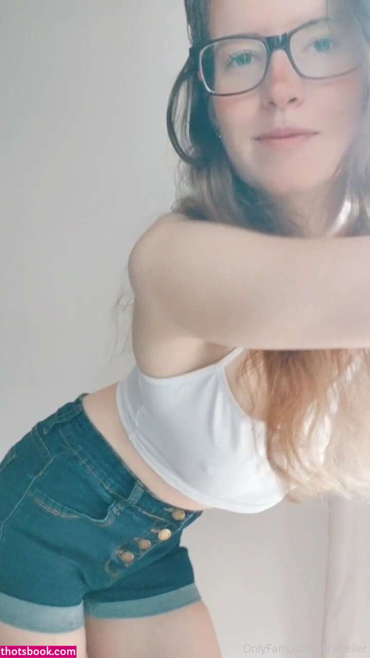 Laraheller Photo #77