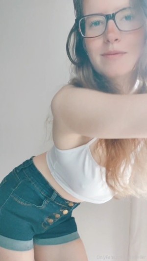 Laraheller Photo #77