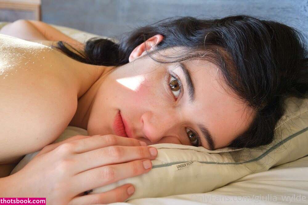 Giulia Wylde Photo #5