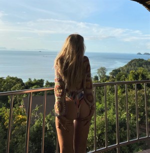 Ema Louise Photo #11