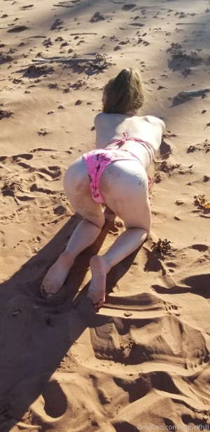 Hillary Highelfhill Photo #5