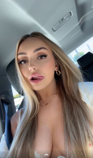 Julia Raleigh Photo #76