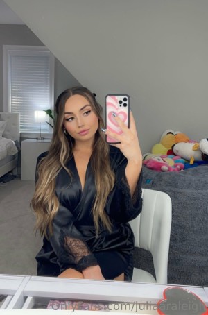 Julia Raleigh Photo #133