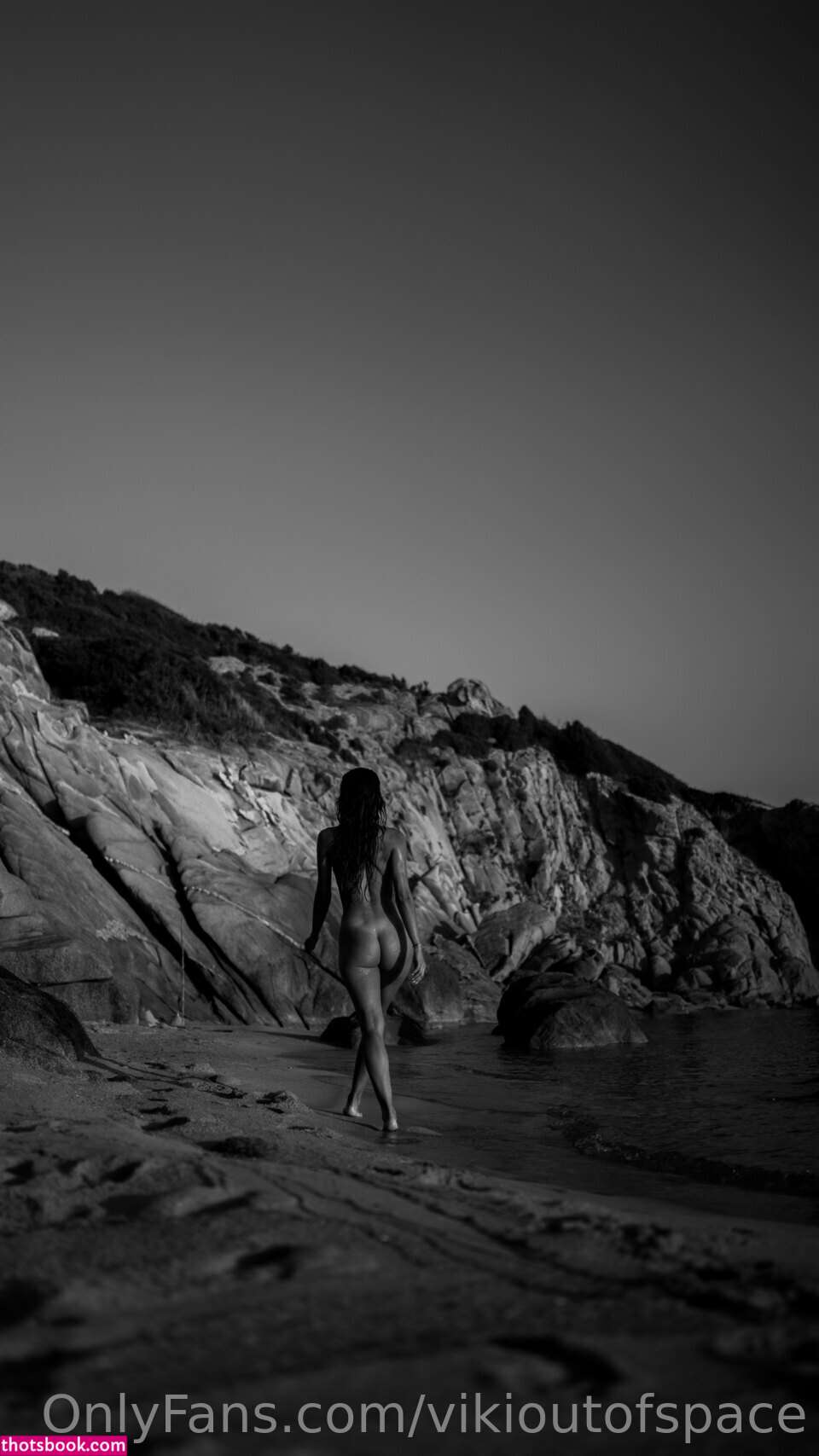 Vikioutofspace Photo #169