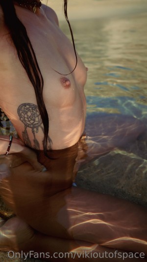 Vikioutofspace Photo #158