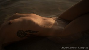 Vikioutofspace Photo #177