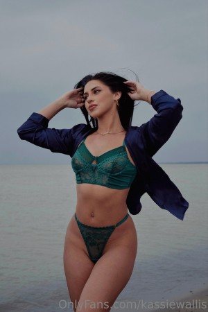 Kassie Wallis Photo #53